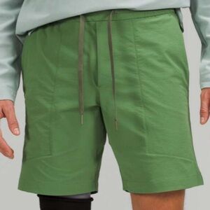 Men’s Lululemon Bowline Short 8" *Stretch Ripstop
Cedar Green Size Medium